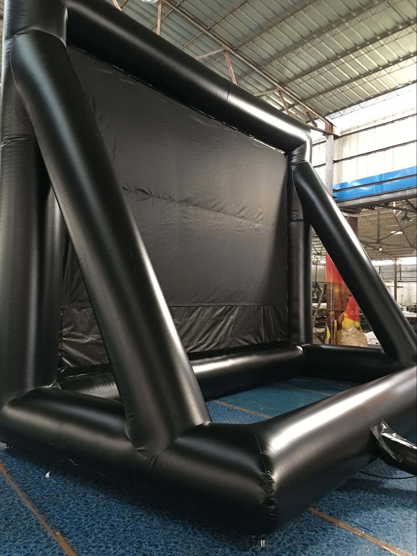 inflatable screen