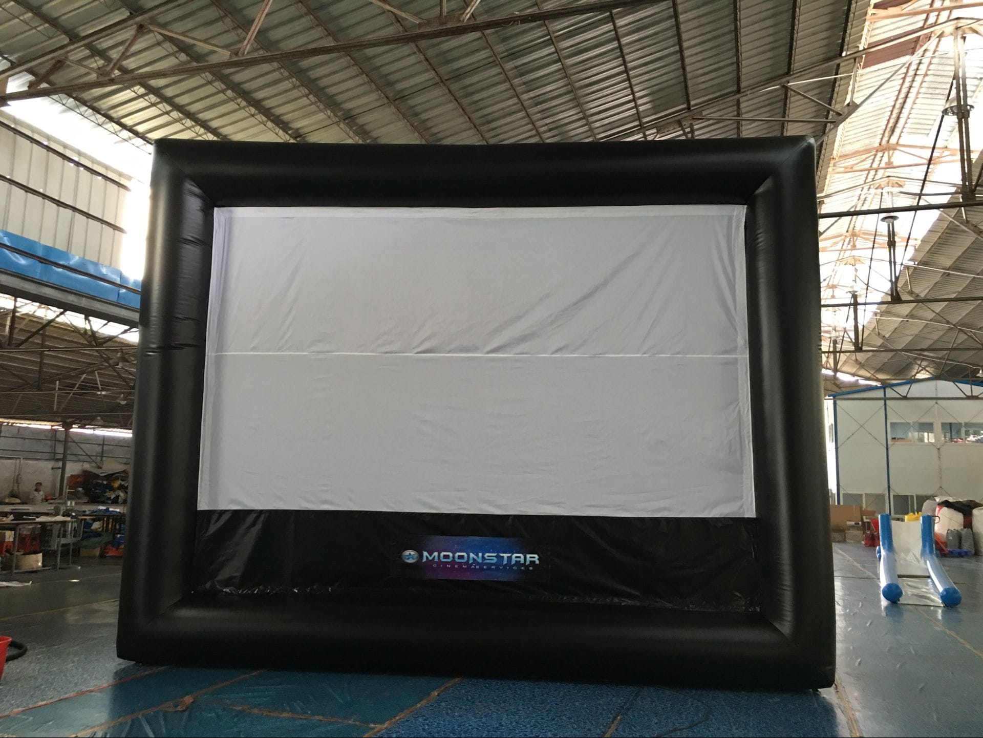 inflatable screen
